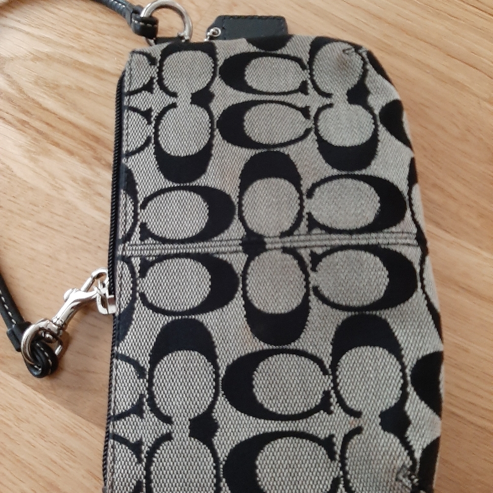 Coach Black & Gray Branded Purse  Wristlet  Clutch - Picture 8 of 8